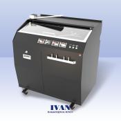 De broodsnijmachine Jac VARIA PRO is een snijmachine met instelbare snededikte.